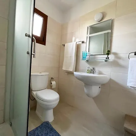 Modern Only 300m From Famous Venus Πάφος