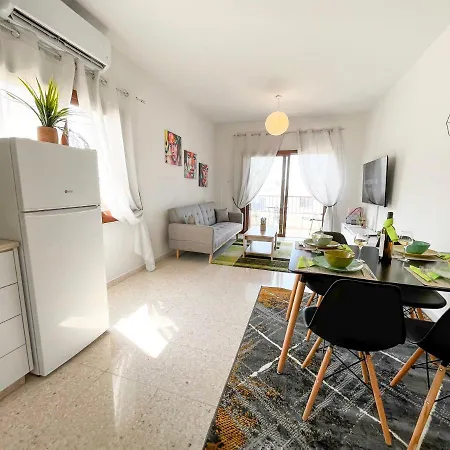 Modern Only 300m From Famous Venus *